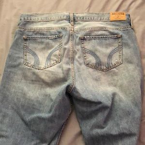 Hollister Jeans - Hollister distressed boyfriend jeans Hollister Jeans - Hollister distressed boyfriend jeans